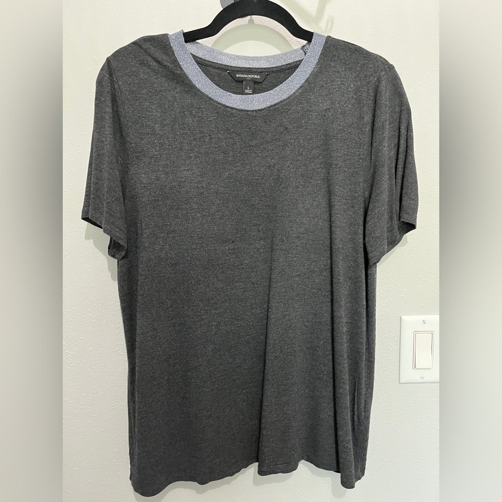 Banana Republic Short Sleeve Crew Neck Shirt